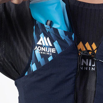 Aonijie 8litre Running Pack w/ flasks